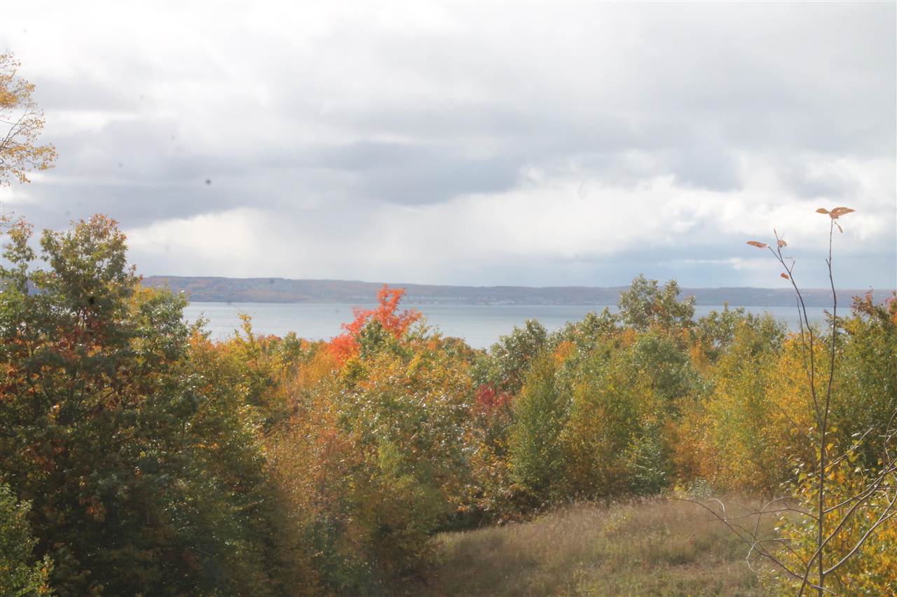 8050 Broken Ridge East