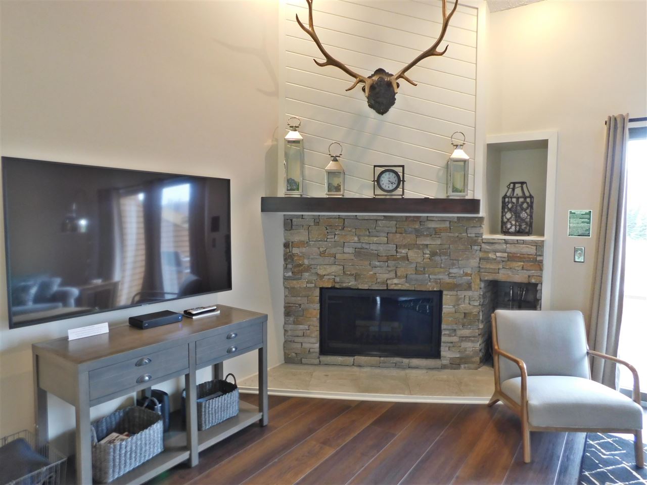 4749 S Pleasantview Road Unit: 4