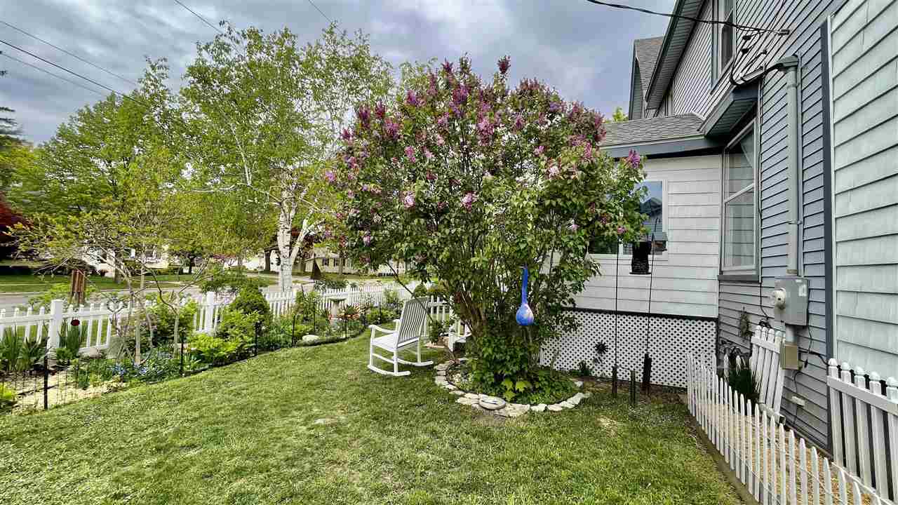 112 W Upright Street
