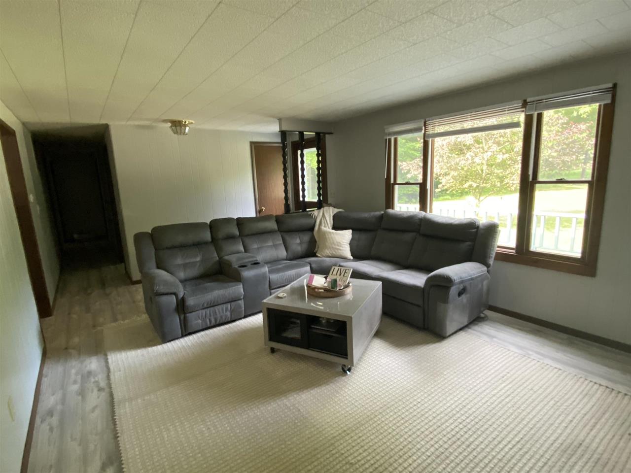 932 Pleasant Valley Road