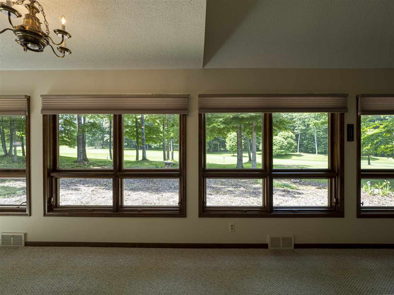 2364 Pinecrest