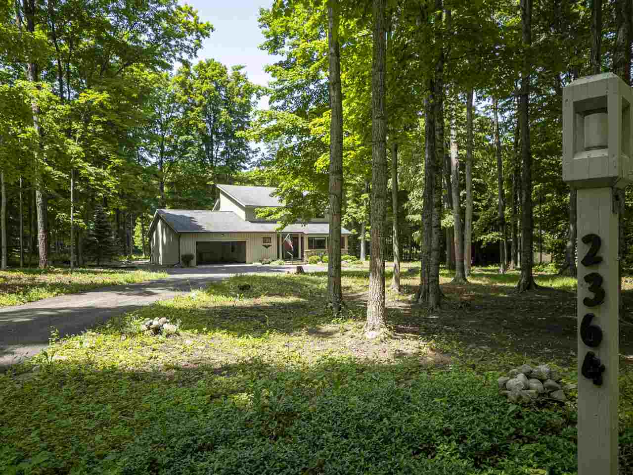 2364 Pinecrest