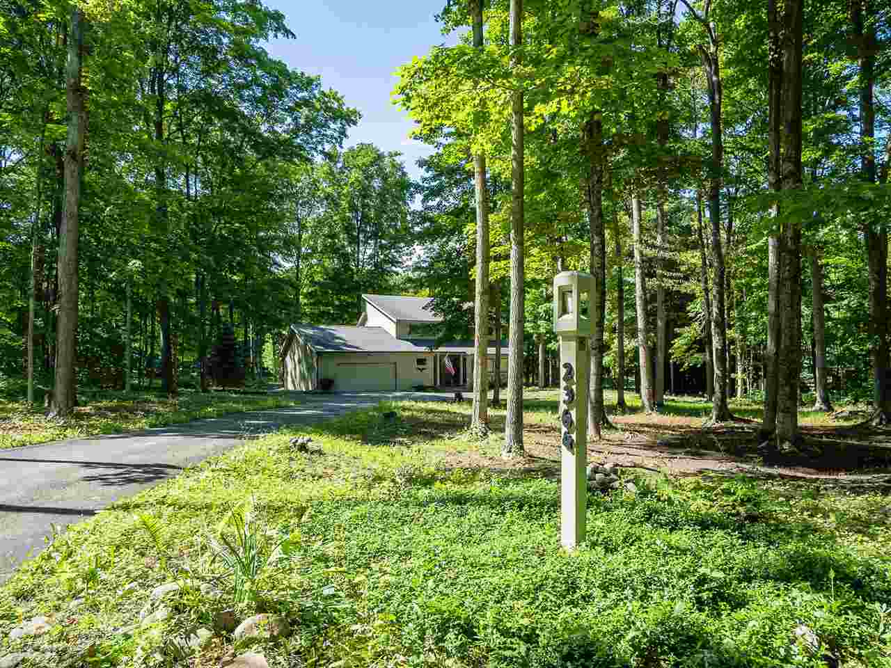 2364 Pinecrest