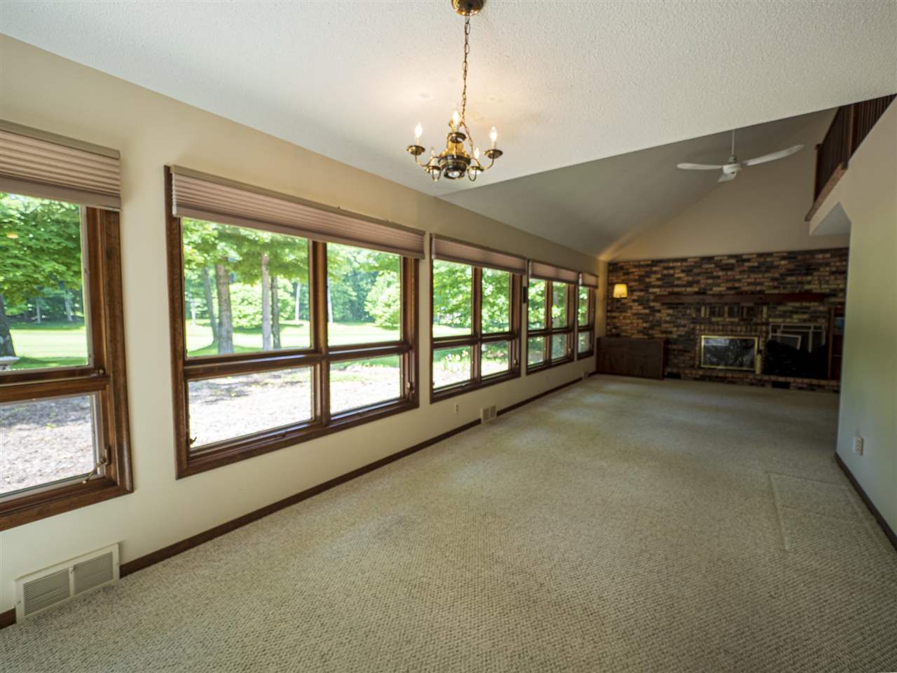 2364 Pinecrest