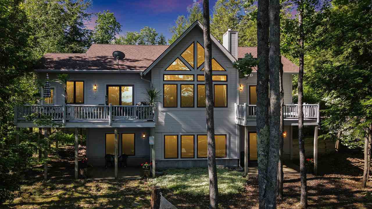 10810 Northwoods Shores