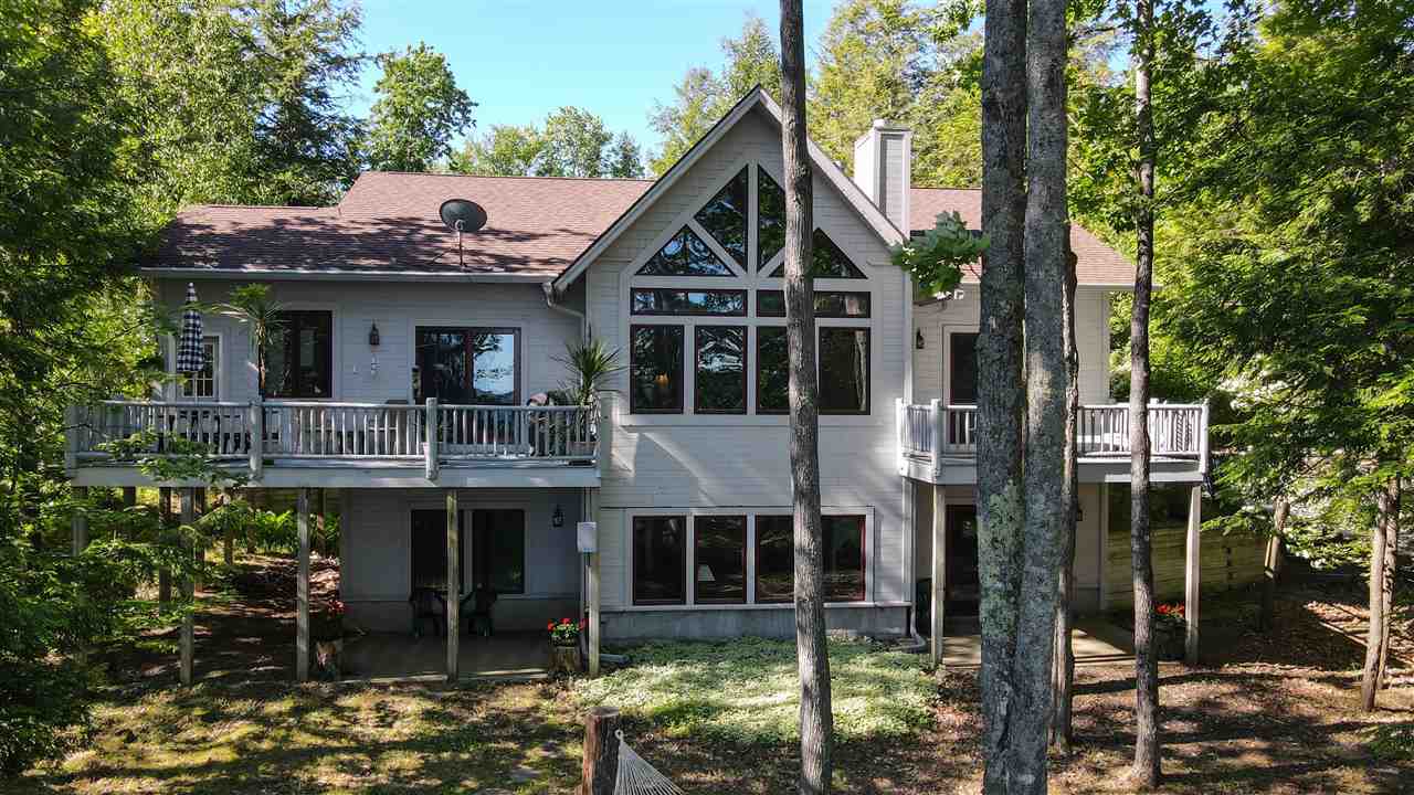 10810 Northwoods Shores