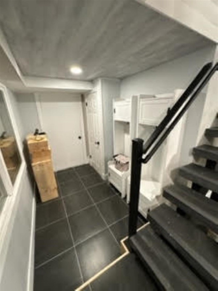 8111 HEDRICK Road Unit: 8 HARBOR HILLS