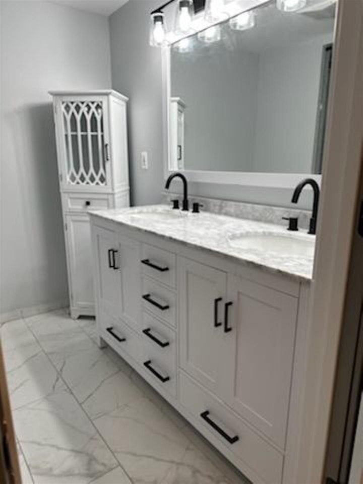 8111 HEDRICK Road Unit: 8 HARBOR HILLS