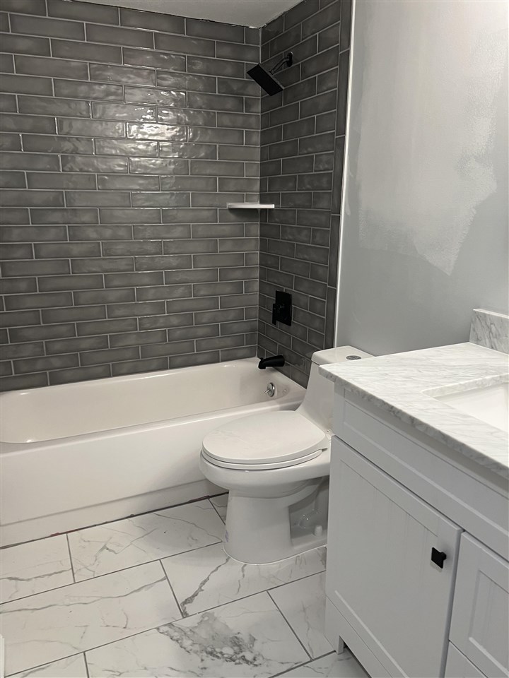 8111 HEDRICK Road Unit: 8 HARBOR HILLS