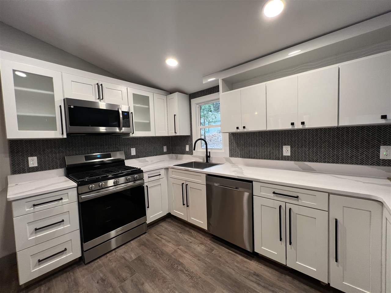 8111 HEDRICK Road Unit: 8 HARBOR HILLS