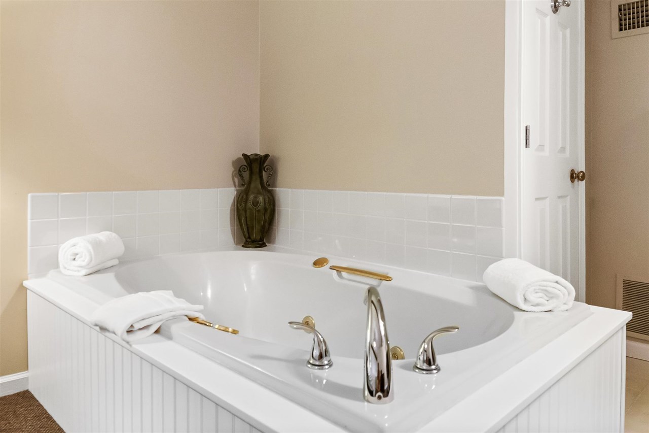 101 Michigan Avenue Unit: 204