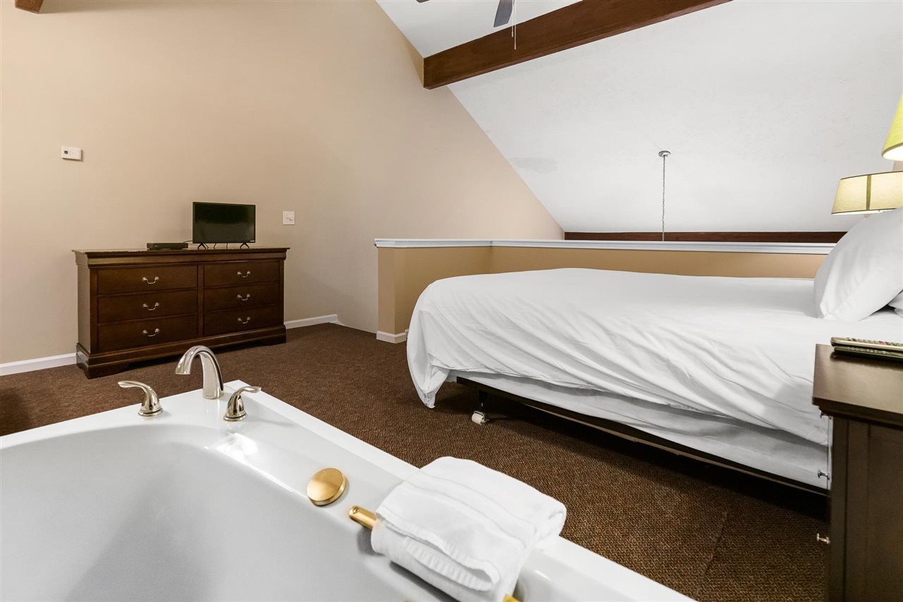 101 Michigan Avenue Unit: 204