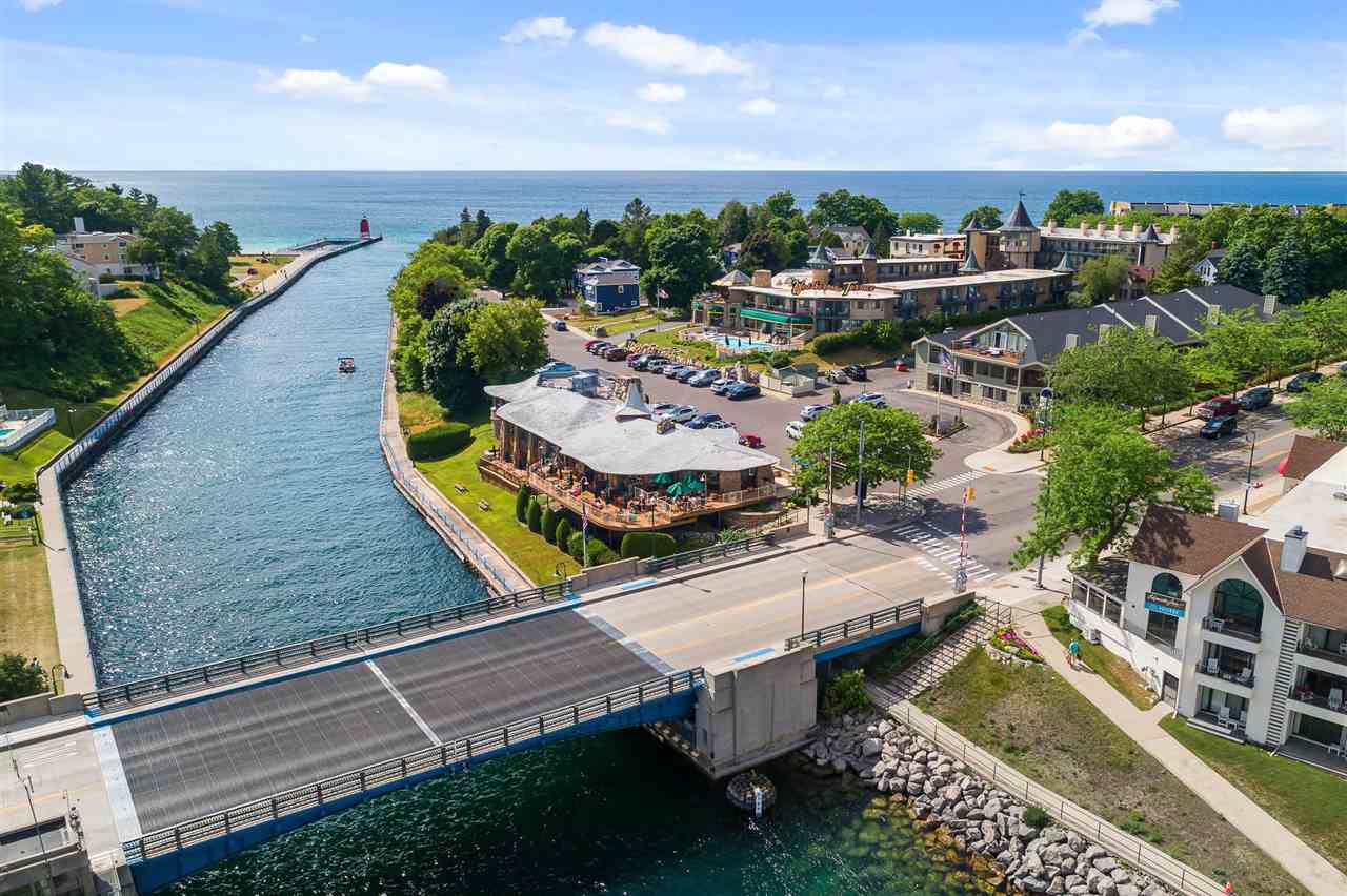 101 Michigan Avenue Unit: 204