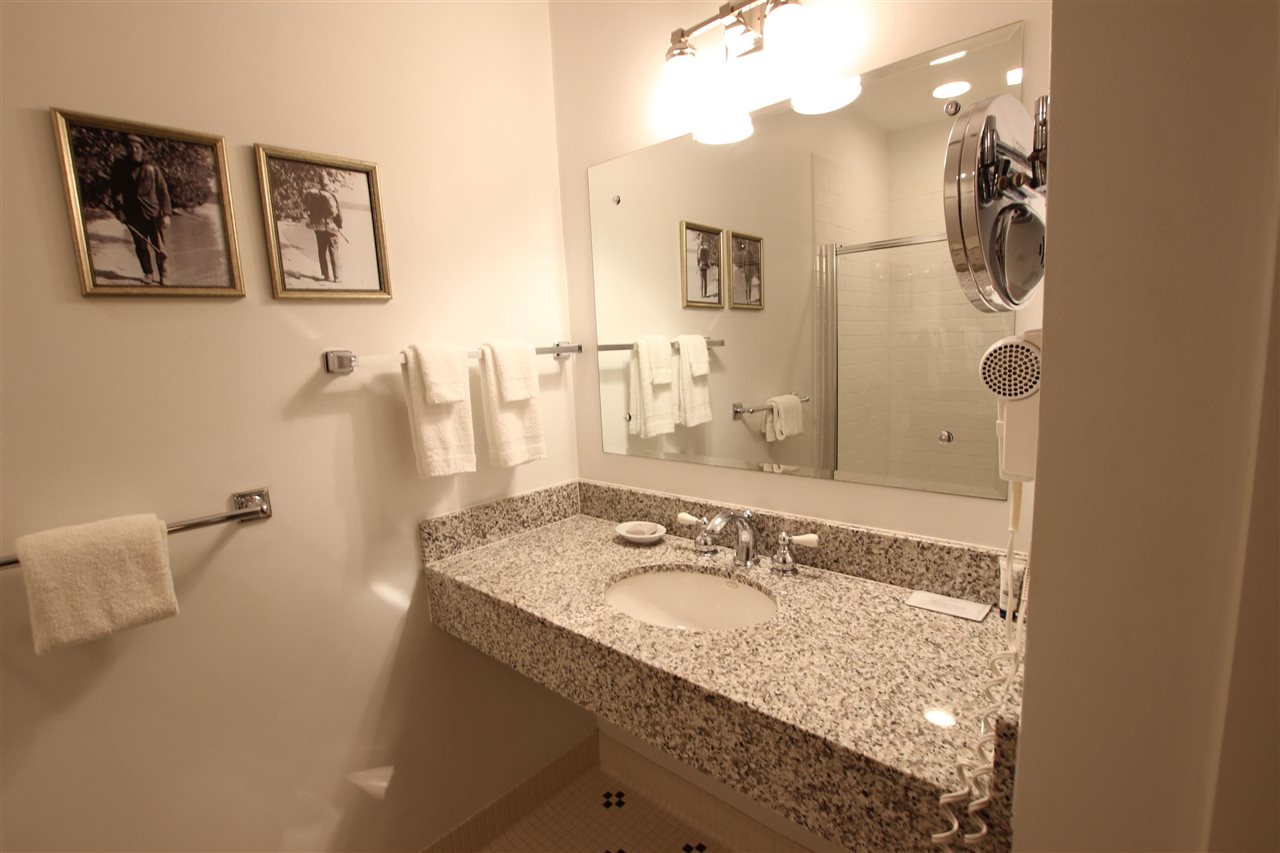 4200 Main Street Unit: Unit #30 rooms 208/209