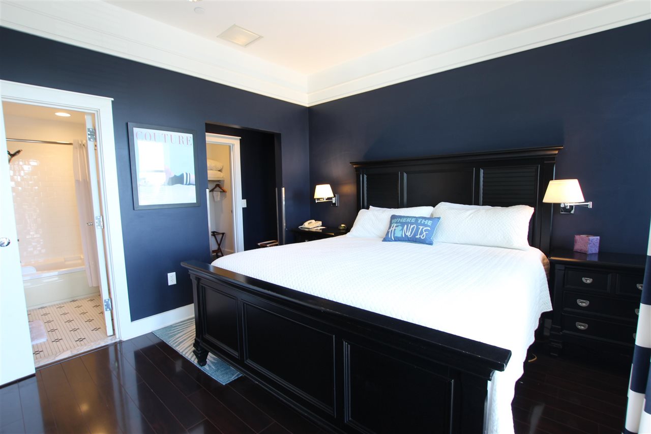 4200 Main Street Unit: Unit #30 rooms 208/209