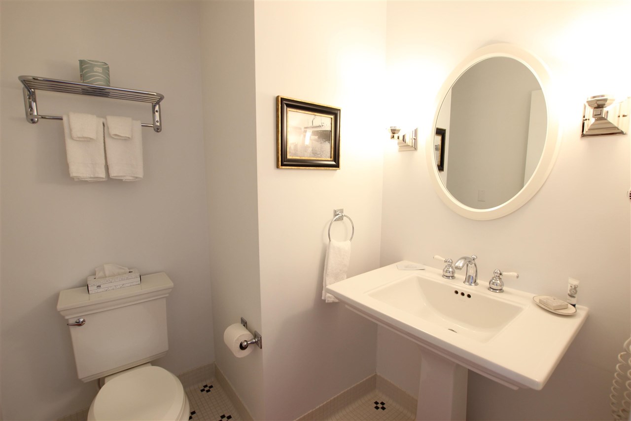 4200 Main Street Unit: Unit #30 rooms 208/209