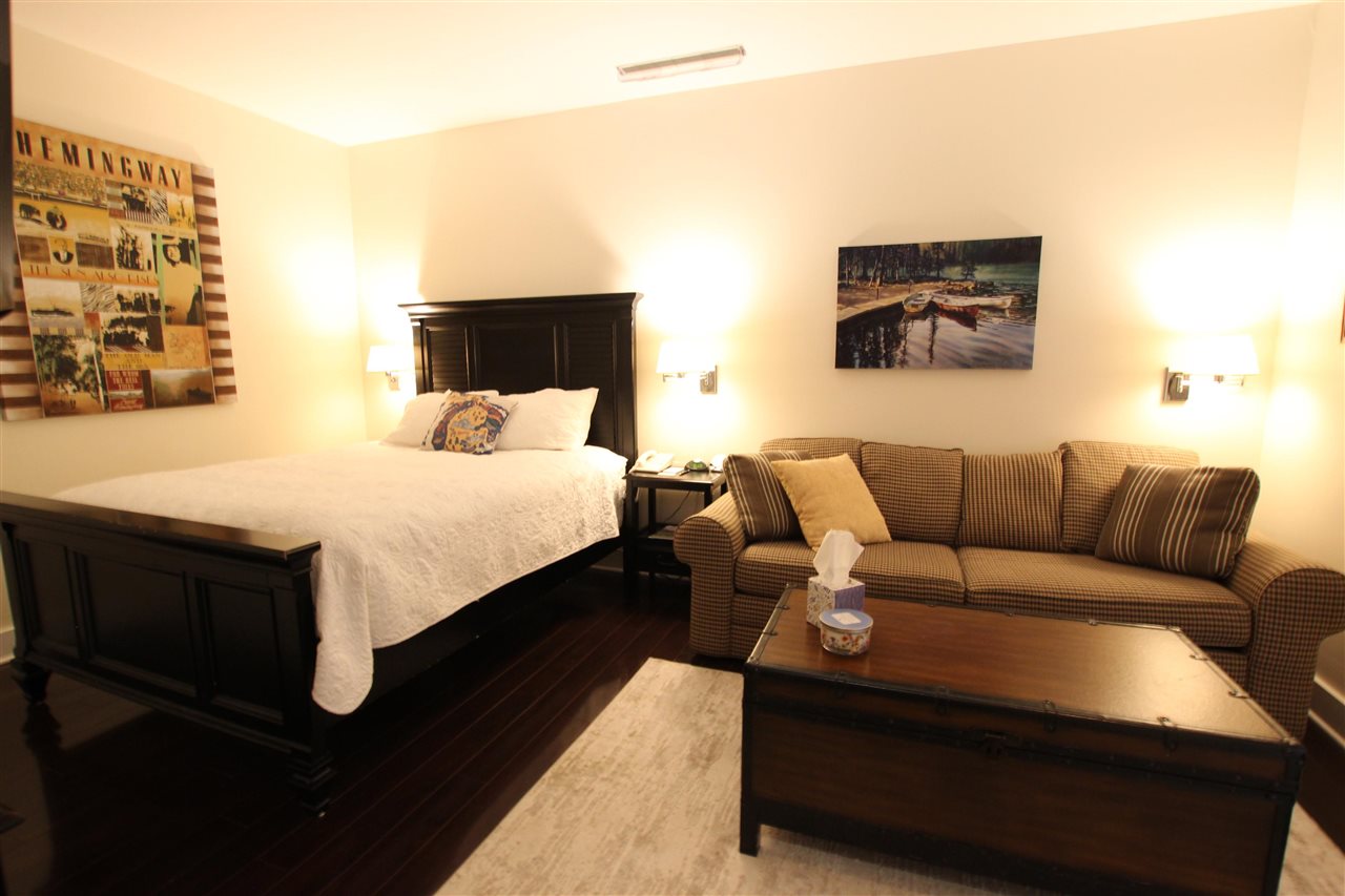 4200 Main Street Unit: Unit #30 rooms 208/209
