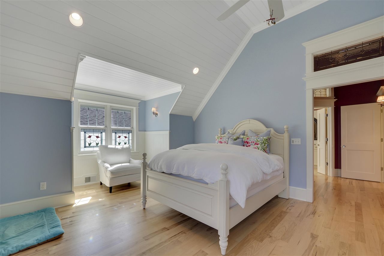 287 Fourth Street
