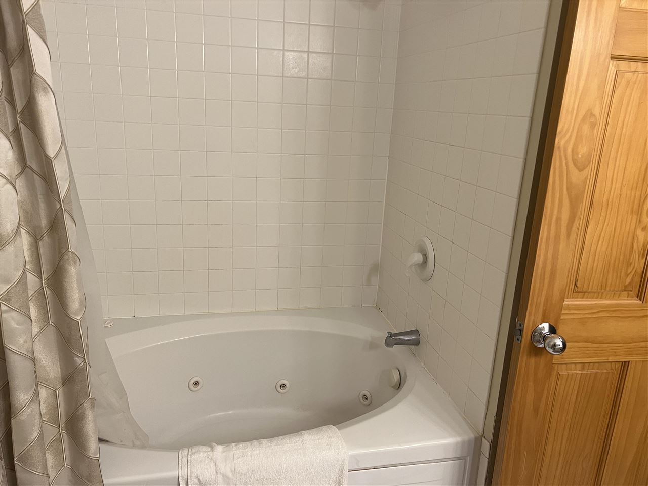 02538 Village Drive Unit: Door 388/389