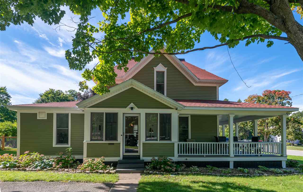 302 W Hurlbut Street