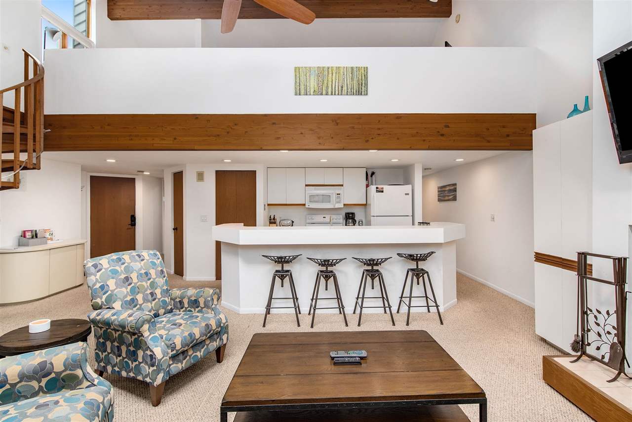 3440 N Lakeside Drive Unit: 61