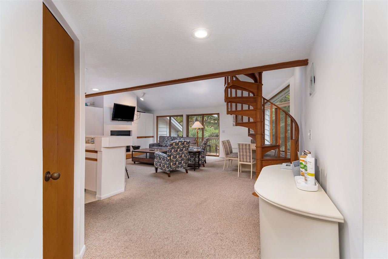 3440 N Lakeside Drive Unit: 61