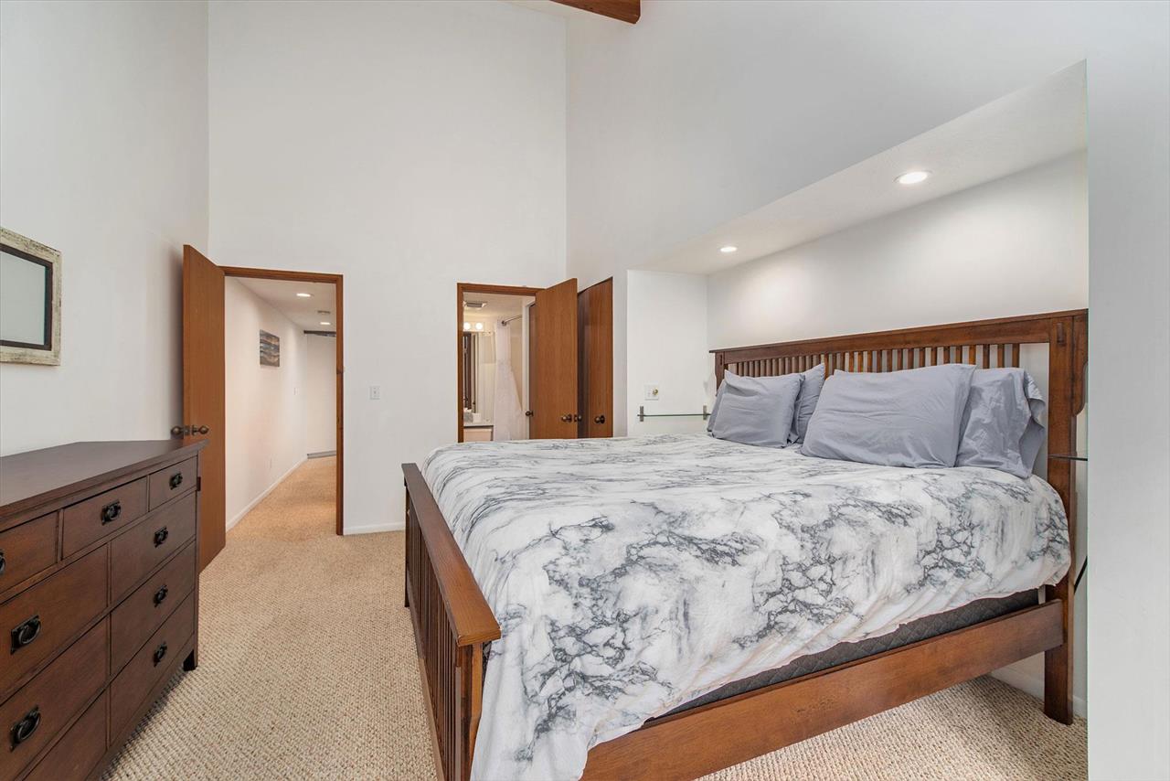 3440 N Lakeside Drive Unit: 61