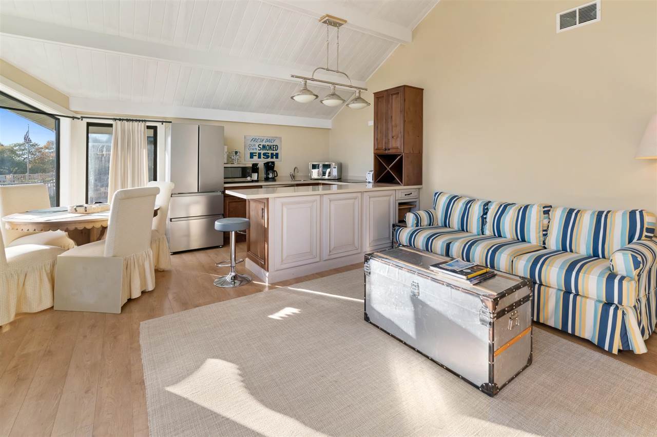101 Michigan Avenue Unit: 200