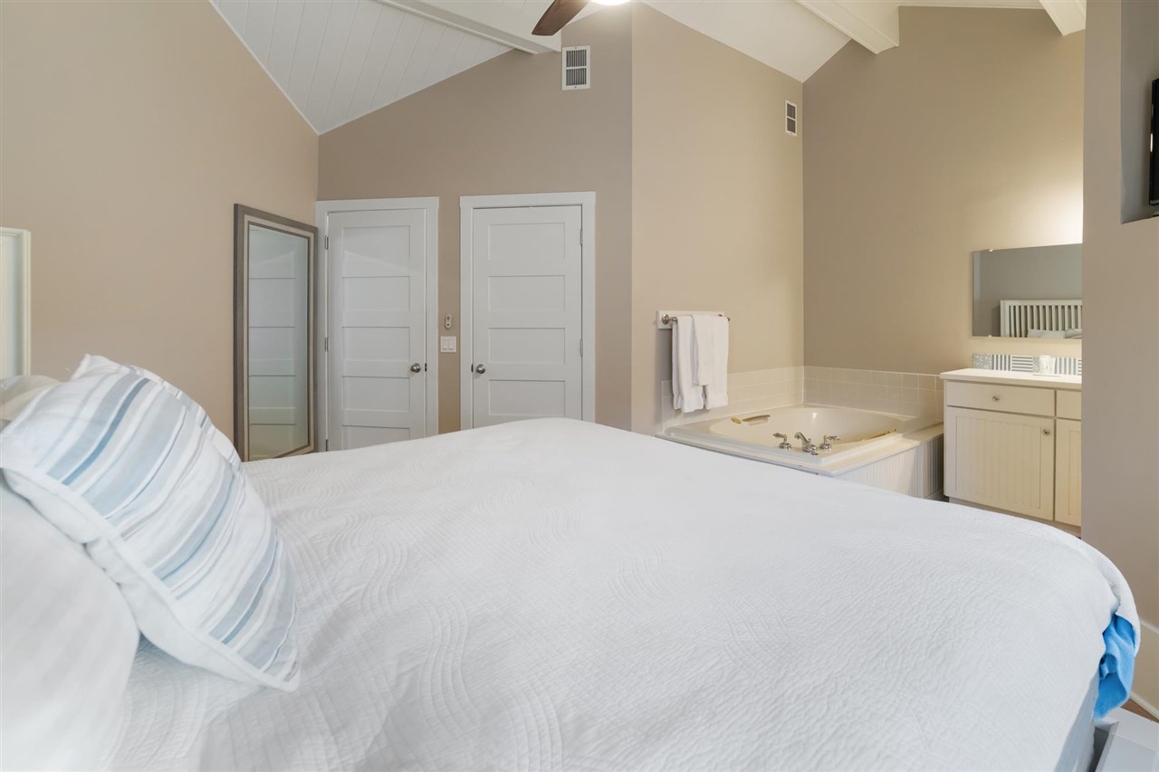 101 Michigan Avenue Unit: 200