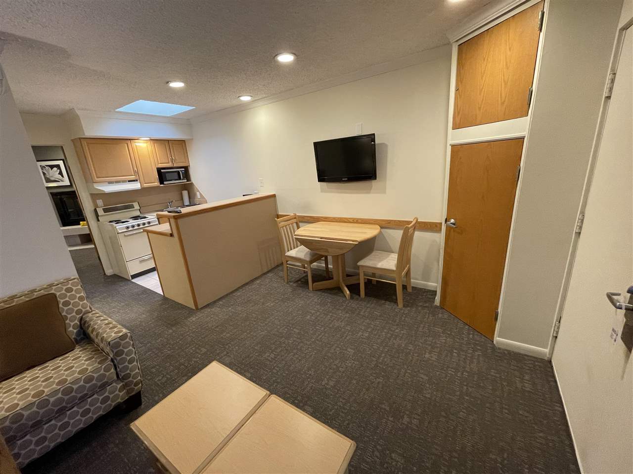 104 W Dixon #68 Avenue Unit: 68