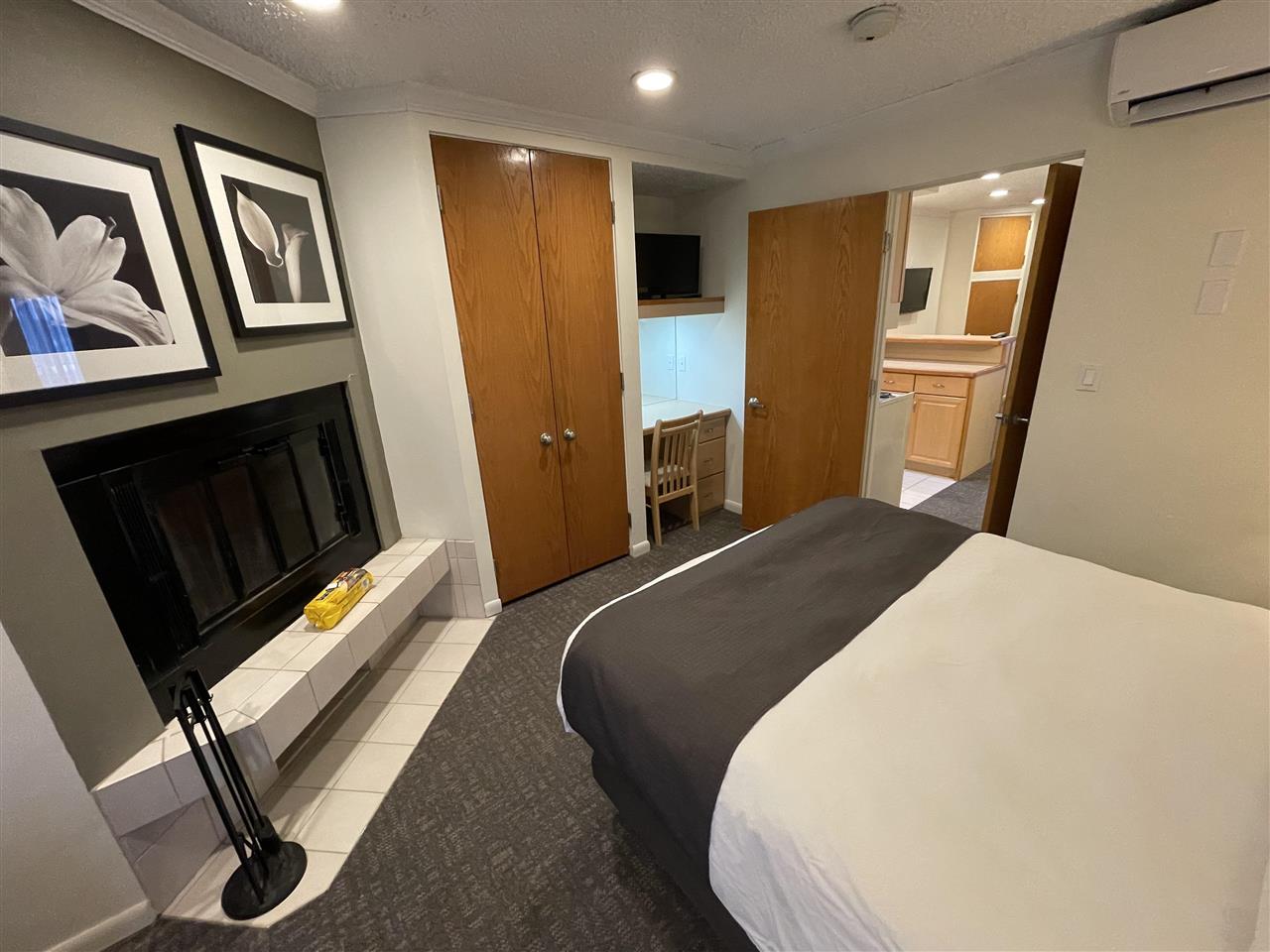 104 W Dixon #68 Avenue Unit: 68