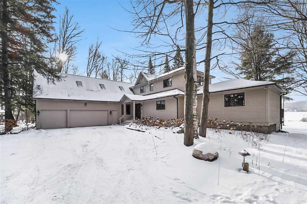 659 E Deer Lake
