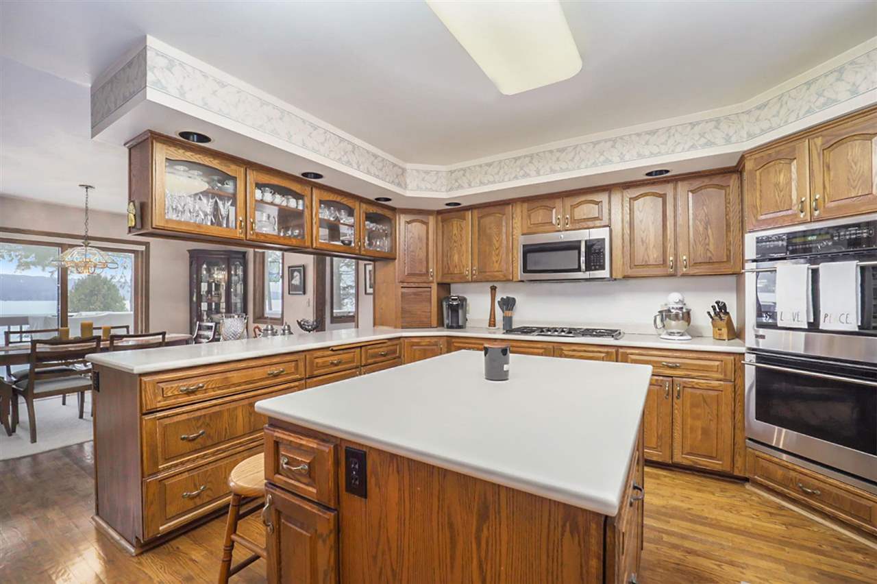 659 E Deer Lake