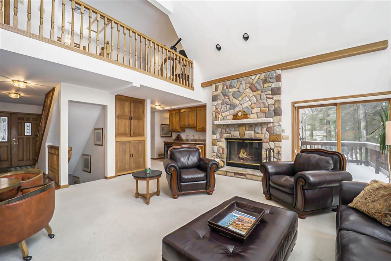 659 E Deer Lake