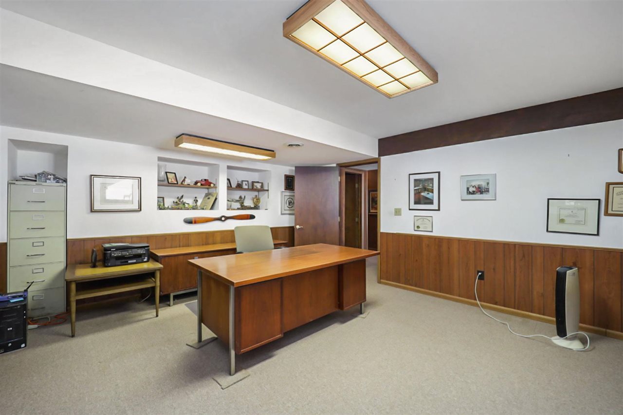 659 E Deer Lake