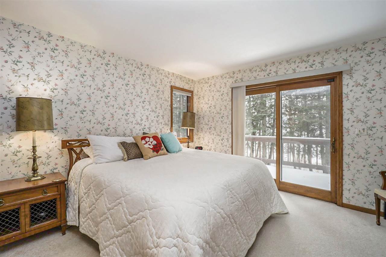 659 E Deer Lake