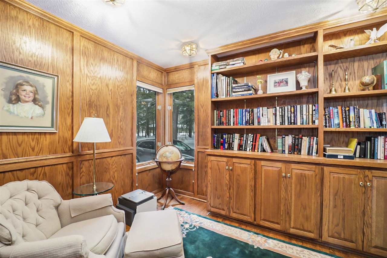 659 E Deer Lake