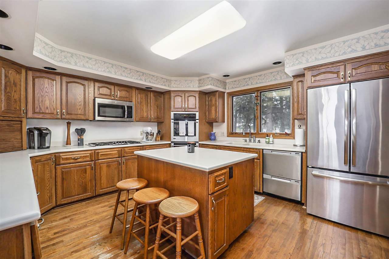 659 E Deer Lake