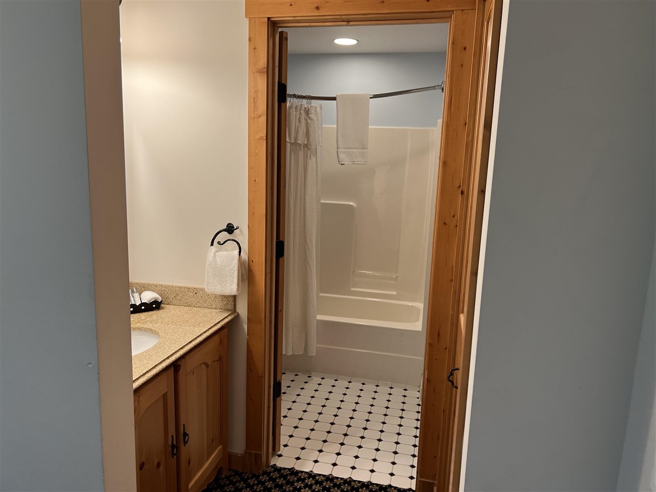 02780 Boyne Mountain Road Unit: Unit 129 Door 303