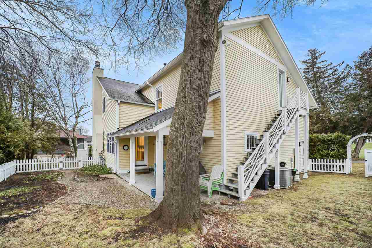 118 W Bay Street