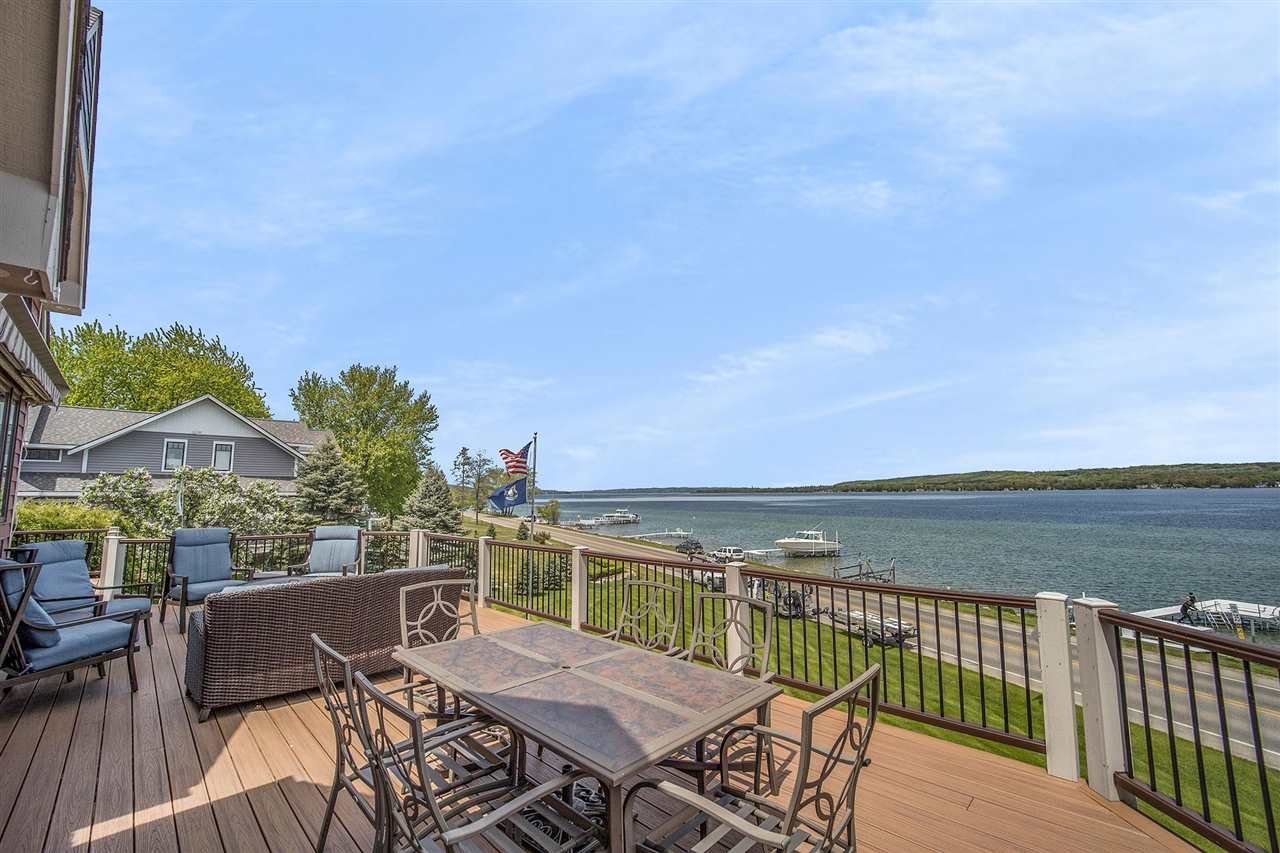 1209 Lakeshore Drive
