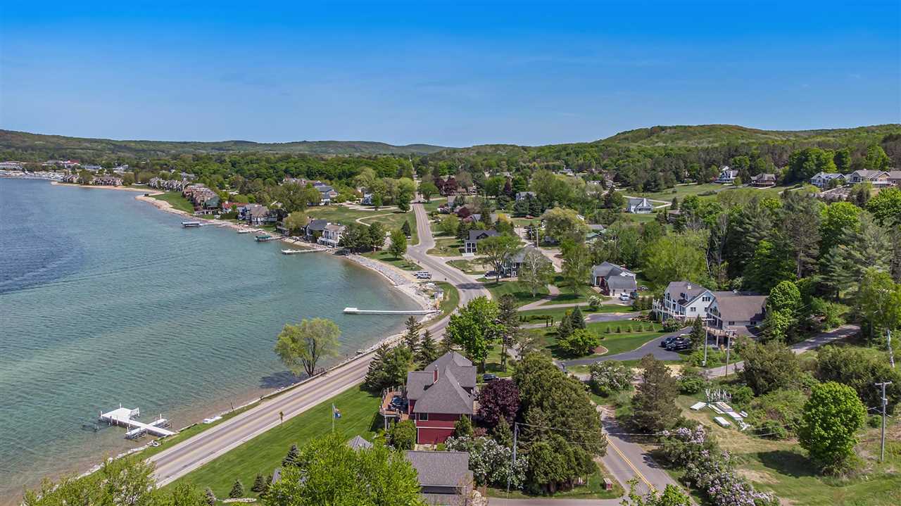 1209 Lakeshore Drive