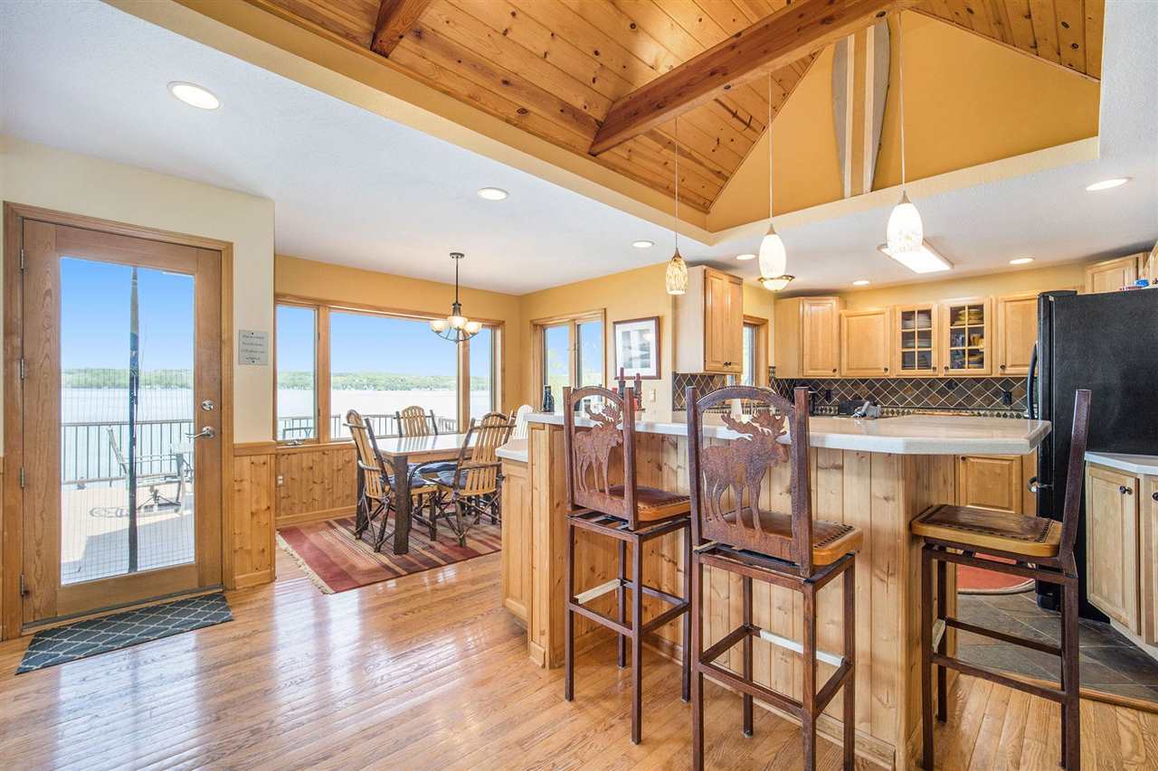 1209 Lakeshore Drive