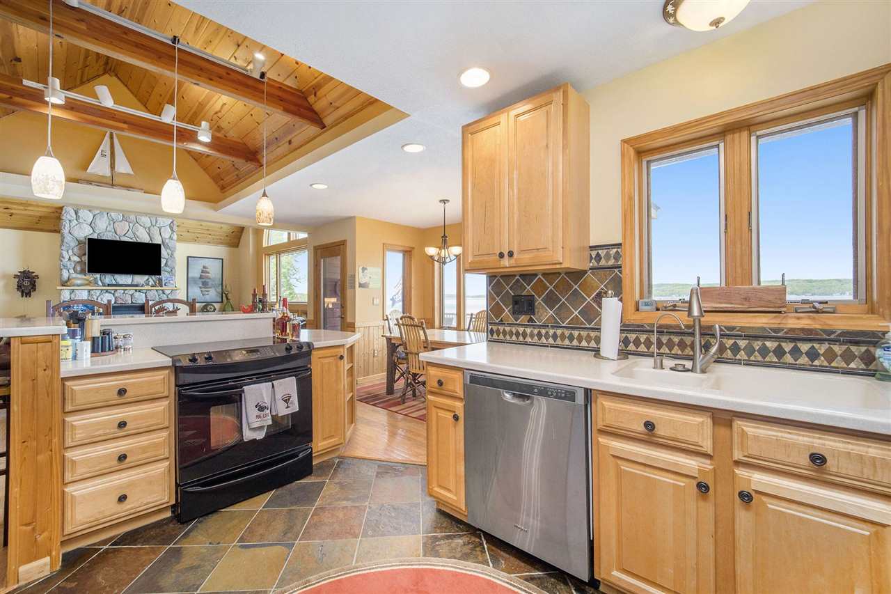 1209 Lakeshore Drive