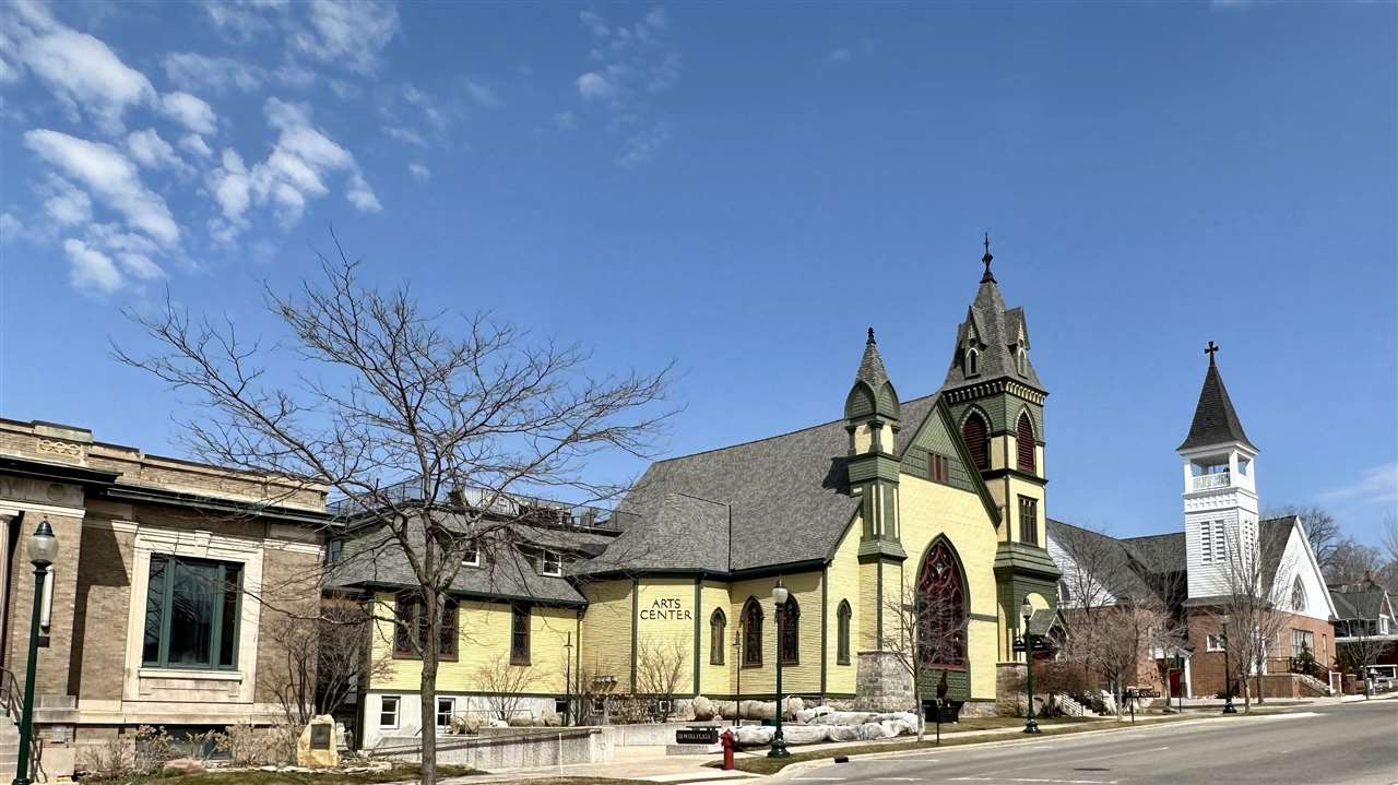 332 W Lake Street