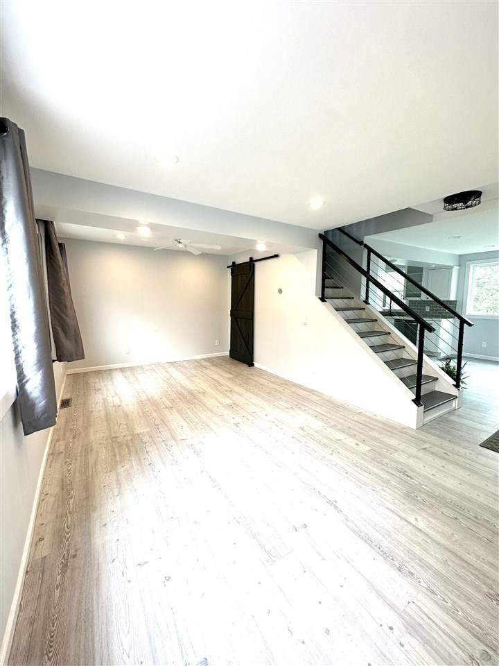 1116 N Lake Street