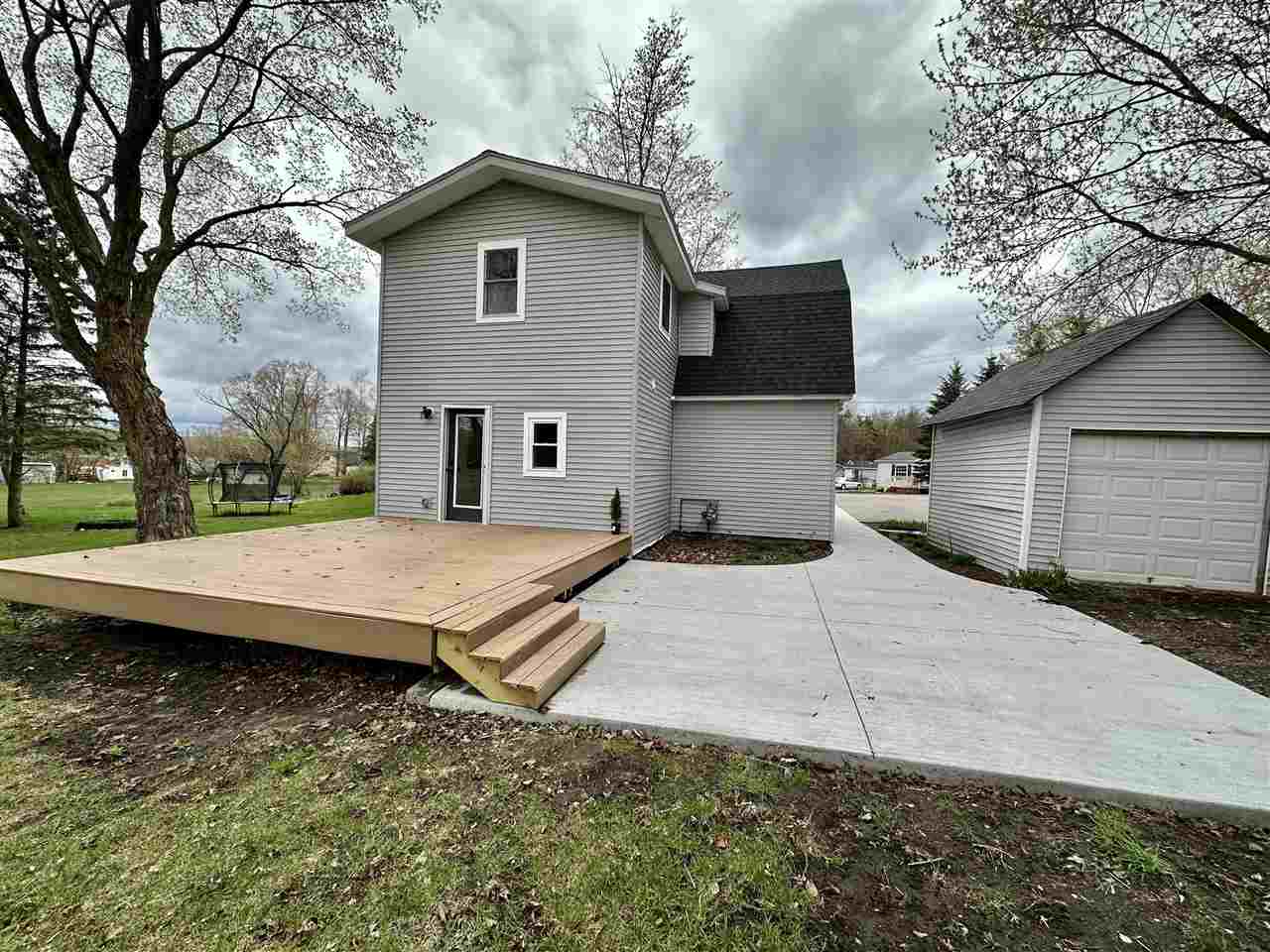 1116 N Lake Street