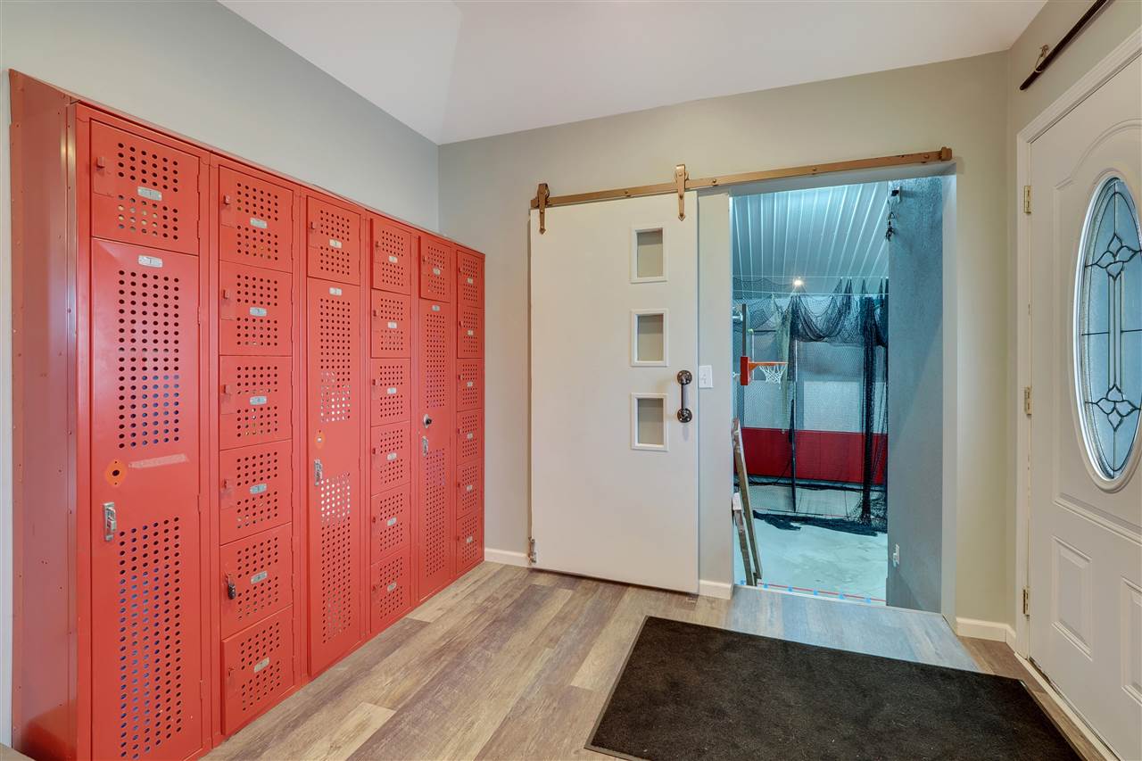 10498 Fallbrook Court