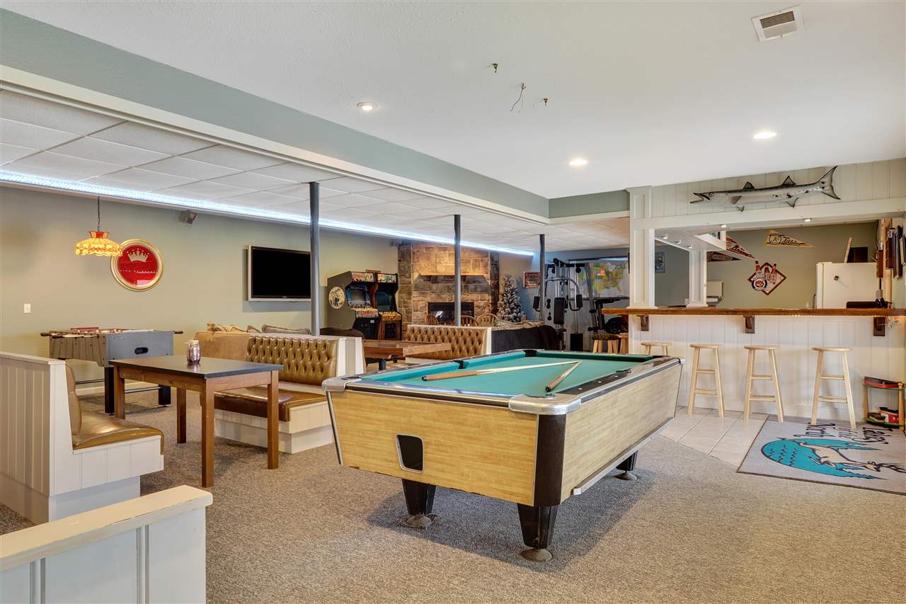 10498 Fallbrook Court