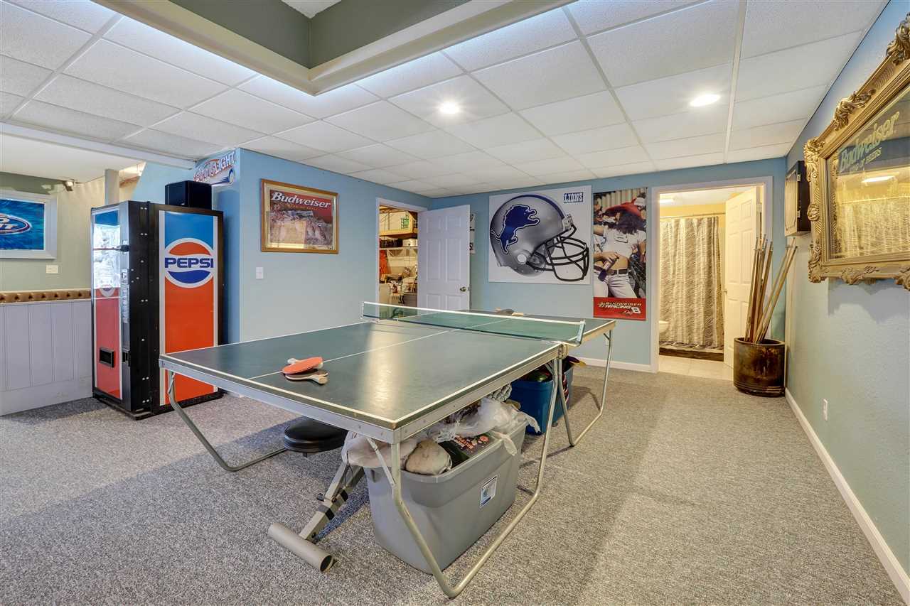 10498 Fallbrook Court